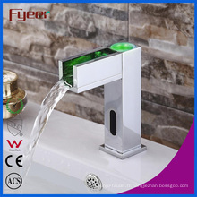 Robinet automatique de capteur de robinet de bassin de cascade de salle de bains de Fyeer avec la LED (QH0155F)